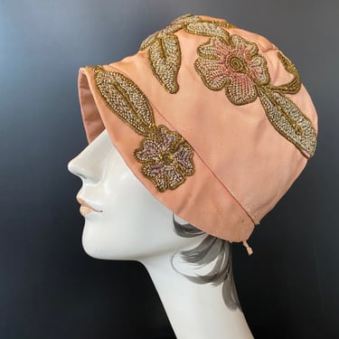 1920s cloche, peach silk, antique hat, metallic embroidery, flapper style, floral, great Gatsby, 21 3/4, vintage millinery, Downton abbey 