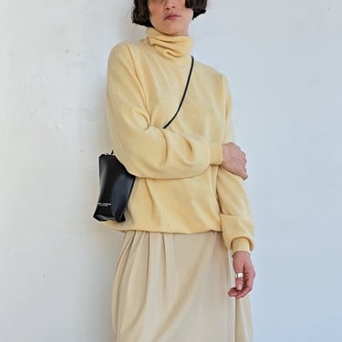 Lemon Cream Cashmere Turtleneck (M)