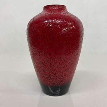1980s Stuart Strathearn Dark Crystal Studio Glass Vase Red Textured ENGLAND 
