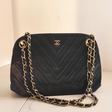 Vintage CHANEL 1989-1991 Black Lambskin Leather V Stitch Chevron Crossbody or Shoulder Bag with 24 K Gold Chain Strap + CC Logo 90s 80s 