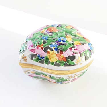Herend openwork heart box with hand painted flowers and on fine Hungarian porcelain. Romantic keepsake gift for her 