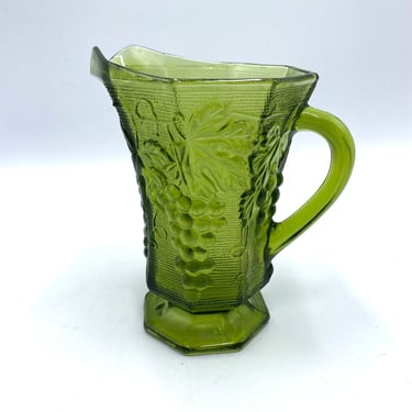 Vintage Anchor Hocking Avocado Green Pitcher with Grapes, Retro Glass Vase, Small 20 oz. Pitcher, 70s Glassware, Olive Green Drinkware 