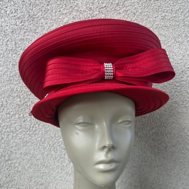 Vintage Pierra Millinery red bucket brim hat ribbed fabric bow rhinestones trim sz 22” or 7 