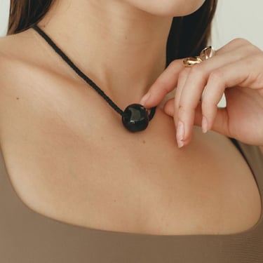 Cled Pea Necklace - Black Basalt