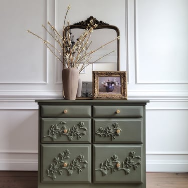 Dresser. Cabinet. Painted Furniture. Modern Dresser. Nursery Table. Floral Drawer. Painted Furniture. Stylish Cabinet. 