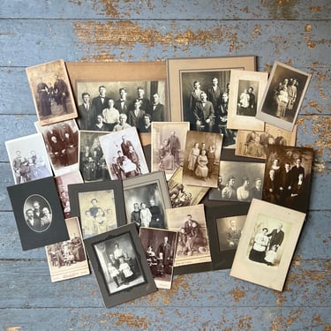 25 Antique Studio Portraits Photos of Families 