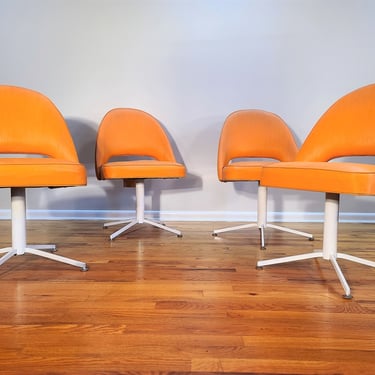 Mid Century Set of Four Dinette Chairs 
