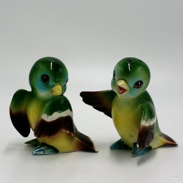 vintage Baby Bird salt and pepper shakers made in Japan 