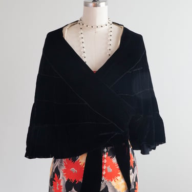 Divine 1930's Silk Velvet Evening Cape With Ivory Silk Lining / OSFM