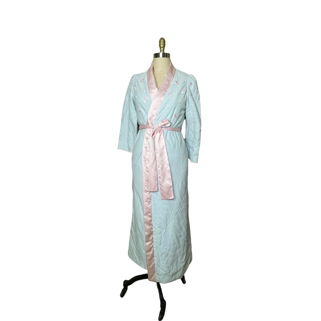 VIntage NATORI Quilted Blue and Pink Floral Embroidered Robe Thick
