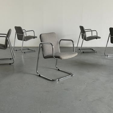 1 of 6 Italian Space Age Chromed Tubular Steel Cantilever Lounge Armchairs or Dining Chairs,  1970s 