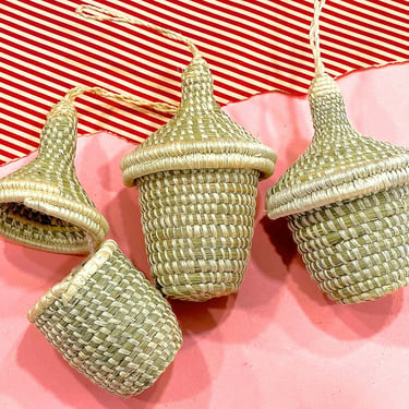 VINTAGE: 3pcs - Hand Woven Grass Basket Ornaments - Money Holders - Christmas 