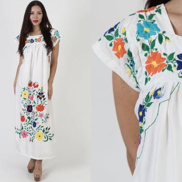 Traditional Mexican Caftan Dress / Long White Cotton Ethnic Kaftan / Vintage Floral Embroidered Maxi 