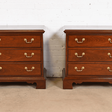 Thomasville Georgian Mahogany Three-Drawer Bedside Chests, Newly Refinished