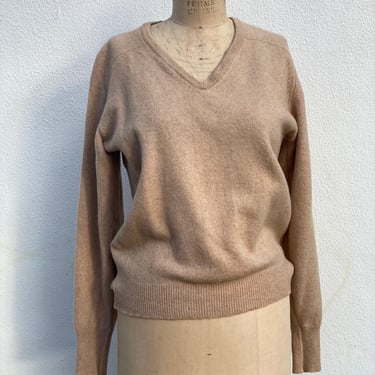 1970s Cashmere V Neck Sweater / Beige Knit Top / Seventies Sweater / Slouchy Pullover Sweater 