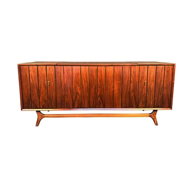 Vintage Mid Century Modern Walnut Zenith Stereo Console 