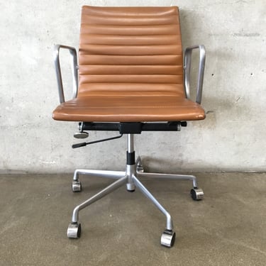 Eames Aluminum Group Herman Miller Style Chair