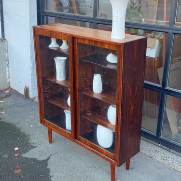 Large Quality Rosewood Glass Cabinet w/ Angled Shelf Fronts by Hundevad