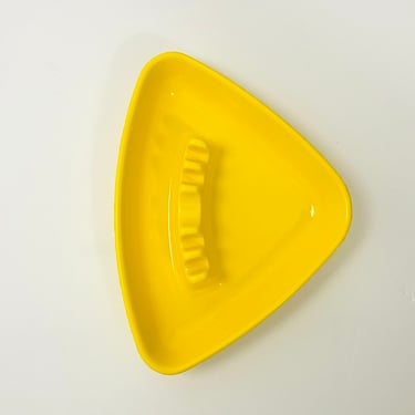 Vintage 1970s MID Century Atomic Mod Plastic Triangle Yellow Dish Ashtray GES-LINE 