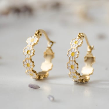 daisy hoop earrings, cute cottagecore y2k earrings, tiny dainty bohemian nature woodland gift for her 