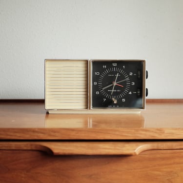 Vintage Philco Clock Radio 