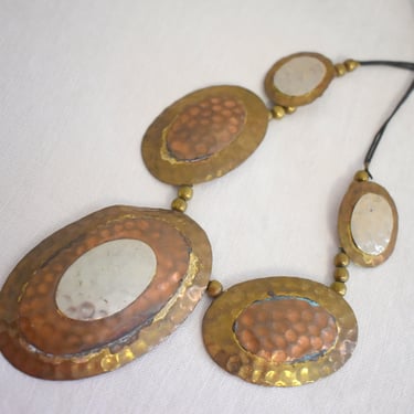 1970s Hammered Metal Ovals Necklace 