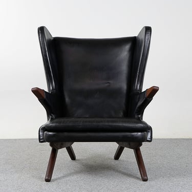 Vinyl & Teak Danish Chair by Svend Skipper - (323-139) 