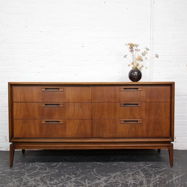 Vintage MCM 6 drawer walnut wood dresser | Free delivery only in NYC and Hudson Valley areas 
