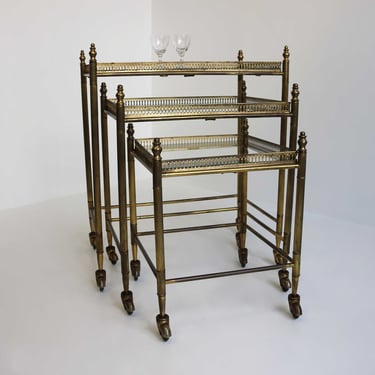 Beautiful Hollywood Recency Nesting Tables Maison Jansen style Side Tables 3 Set Mobile Nesting Tables Brass With Clear Glass Eye Catcher 