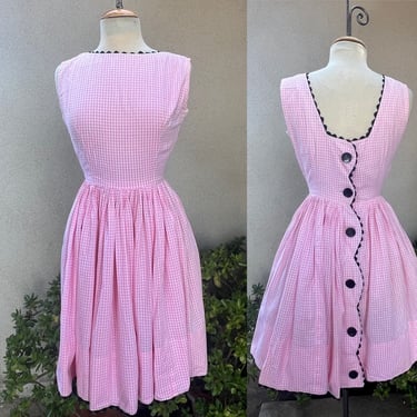 Vintage 60s gingham checker dress pink white black button back Small 