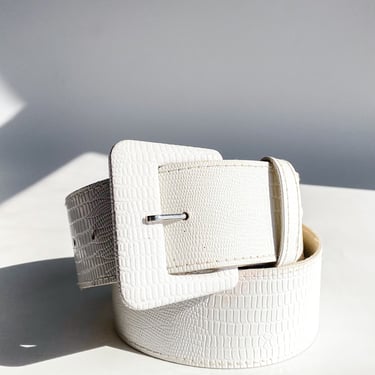 Vintage White Faux Leather Belt