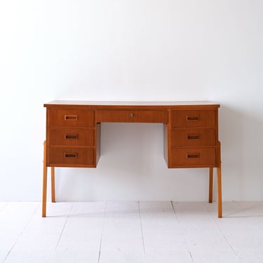 1960s Teak Desk with Drawers and Locking Center Drawer, Mid-Century Scandinavian Writing Desk 