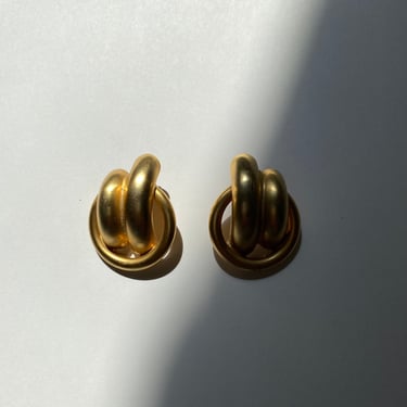 vintage gold toned sculptural costume earrings 