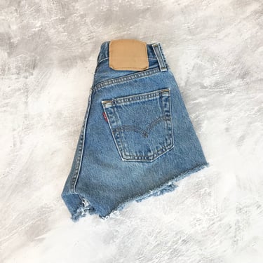 Levi's 501 Vintage Jean Shorts / Size 22 
