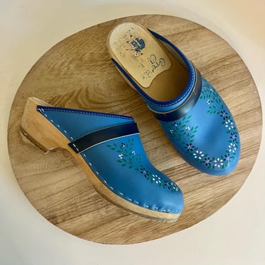 Vintage 1970s Gretel's Clogs Blue Leather Hand Painted Floral Wooden Clog 39 