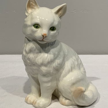 Vintage Goebel White Cat Figurine Green Eyes Full Bee Mark W. Germany 1960-1972, cat lovers decor, collectible cat figurines 