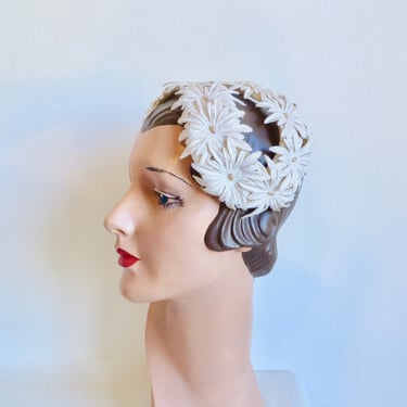 1950's 1960's White Fabric Daisy Floral Headpiece Fascinator Hat Headband Bridal Wedding Hair Accessories 
