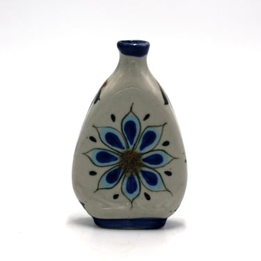 vintage Reyna of Mexico pottery vase 