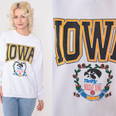 1991 Iowa Hawkeyes Sweatshirt Holiday Bowl University of Iowa Sweatshirt 90s Football Sweatshirt Graphic College Raglan Vintage 1990s Medium 