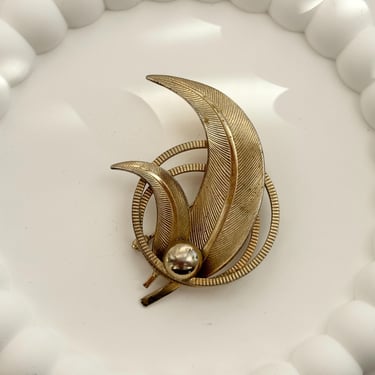 Textured Gold Toned Vintage Double Leaf Shaped Retro Boho Retro Brooch Pin 