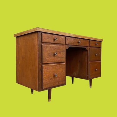 LOCAL PICKUP ONLY ———— Vintage Wood Desk 
