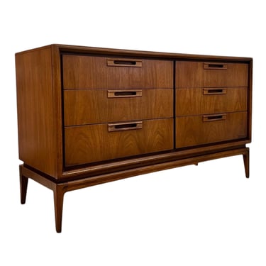 Free Shipping within Continental US — Vintage Mid Century Modern Six Drawer Dresser Dovetailed Drawers and Sculpted Solid Wood Handles 