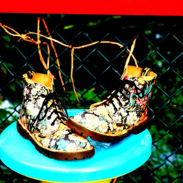 Flower Child Boots Dr Martens Vintage Girls UK 12 US 4 Childrens Floral Leather Punk High Tops Bohemian Hippie Spring Summer Made In England 