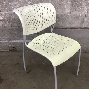 Izzy Design ‘Hannah’ Chair (Seattle)