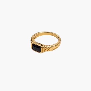 Black twisted stone ring