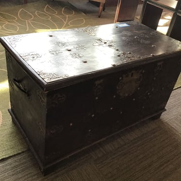 Grand and Ornate Chest (Seattle)