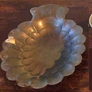 Vintage American Copper Shell-Form One-Handle Trinket / Candy Dish