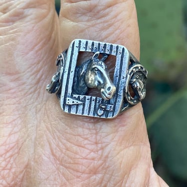 Vintage 1950s Sterling Silver Western Ring, Mid-Century Carved Horses and Lucky Horseshoes, Cowboy Statement Ring Size 10 1/2, VFG 