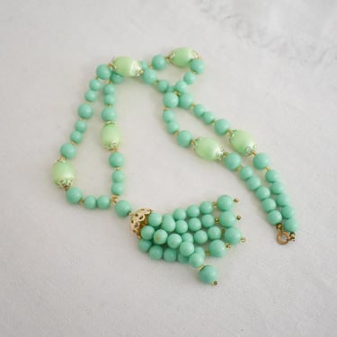 1960s Green Bead Tassel Necklace 