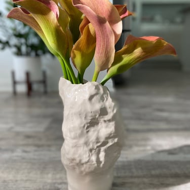 Contemporary Sculptural Vase | Abstract Art | Porcelain | Beige | Flower Arrangement | Minimalistic 